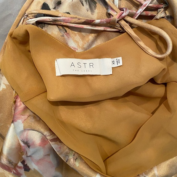 ASTR the Label Gaia Floral Midi Dress - Picture 3 of 3